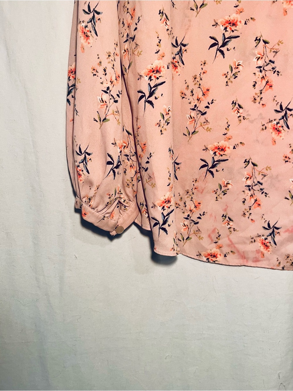 Pink Blouse with Floral Pattern - Picture 4 of 5